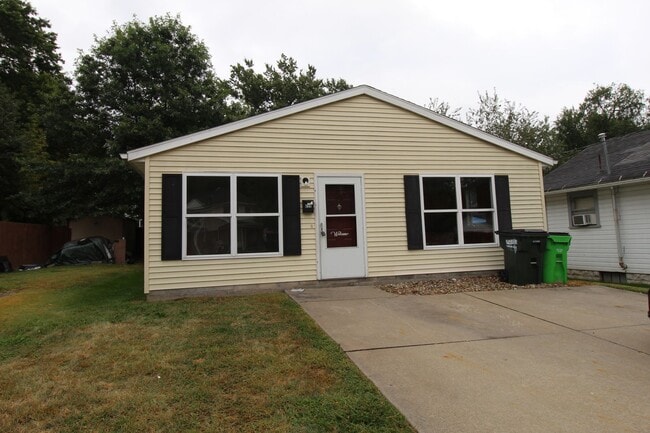 Primary Photo - Three bedroom home