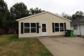 Building Photo - Three bedroom home