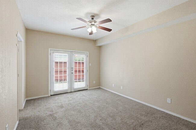 Building Photo - 608 Fiesta Cir