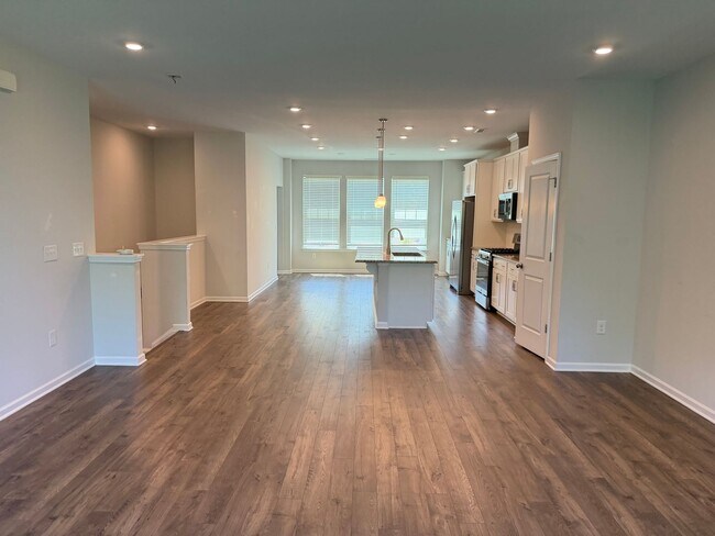 Building Photo - 1227 Commack Dr
