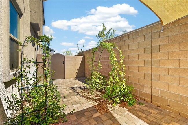 Building Photo - 1583 Pacific Baza St