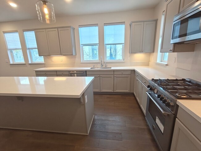 Building Photo - Coming Soon ? Bright, Modern Living in Sunnyvale