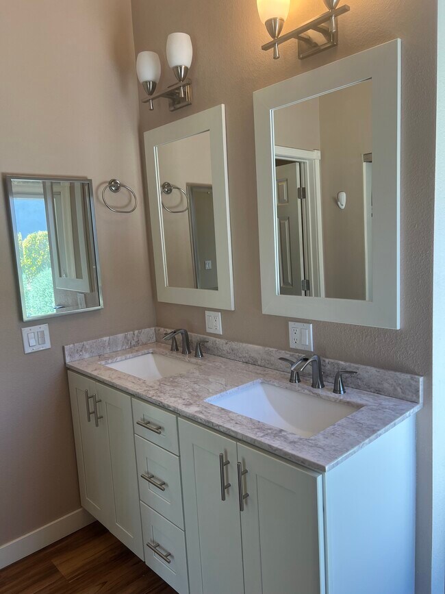 Building Photo - 14852 Rattan St