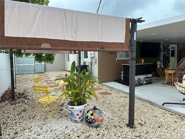 Building Photo - 3770 SW 58th Terrace