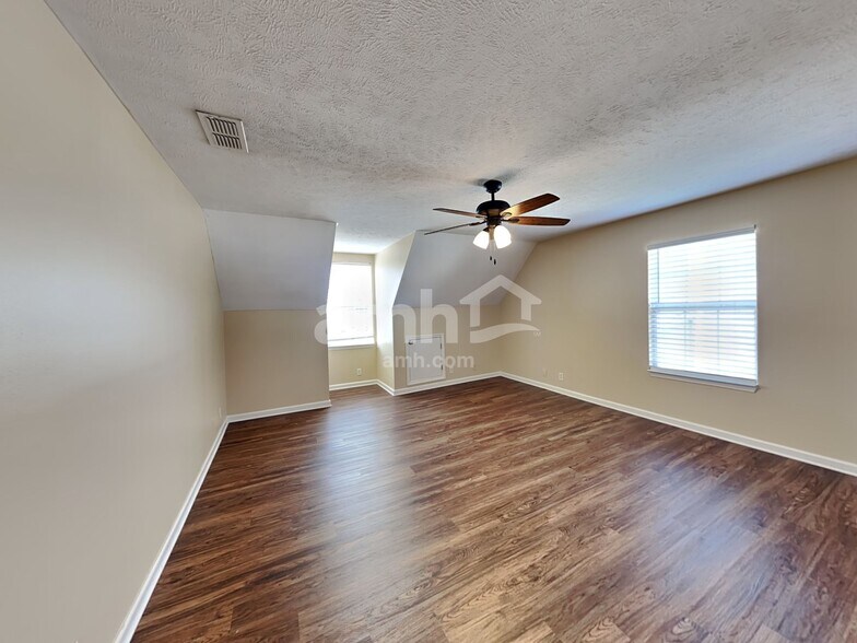 Building Photo - 2920 Bray Ct