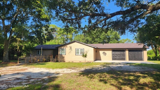 Building Photo - 3900 Ocala St