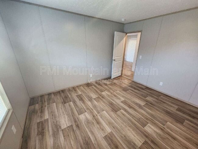 Building Photo - 102 Indian Camp Branch Rd