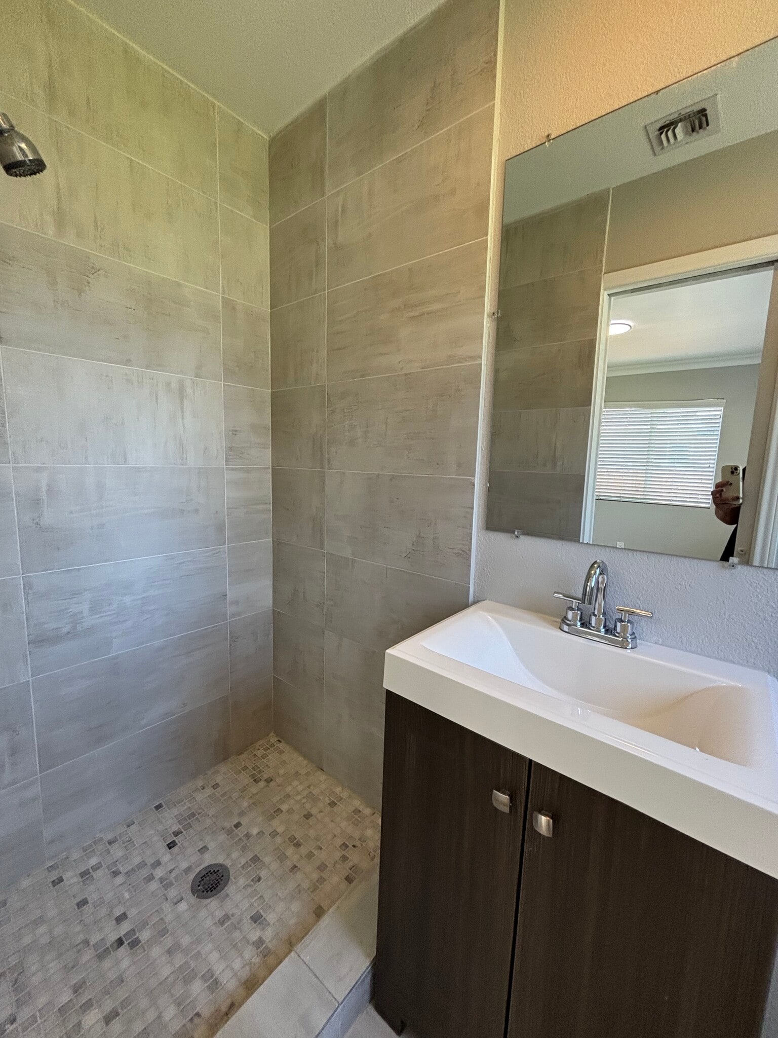 Building Photo - 23158 Leonora Dr