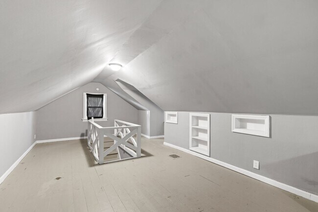 Building Photo - 10050 Diamond Dr