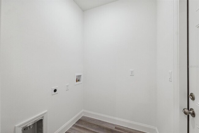 Building Photo - 16904 SW 30th Avenue Rd