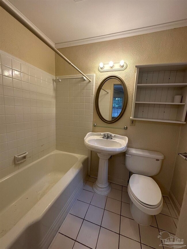 Building Photo - 303 Colbert Ave