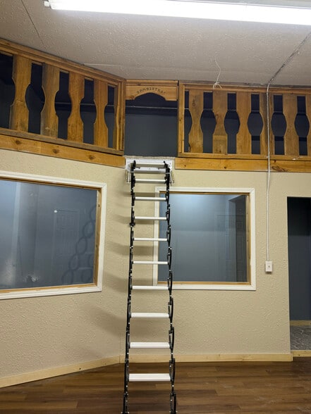 Building Photo - 115 N Washington St