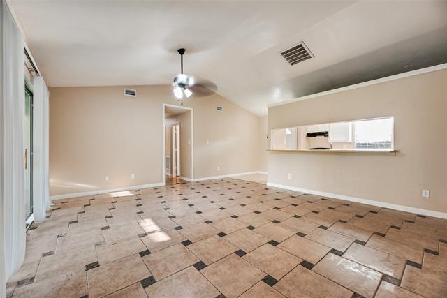 Building Photo - 7204 Shadow Bend Dr