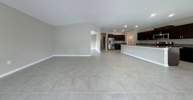 Building Photo - 376 Rain Berry Ave