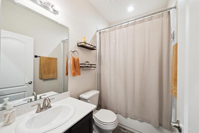 Building Photo - 13347 Pecan Trails Dr