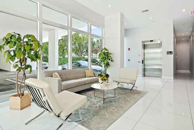 Building Photo - 1 S Palmway