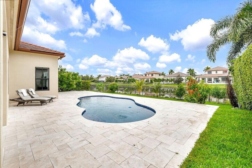 Building Photo - 2952 NW 84th Ter