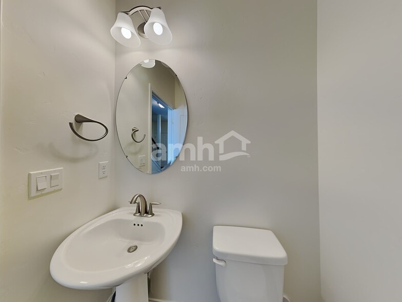 Building Photo - 57 S Lancaster Dr