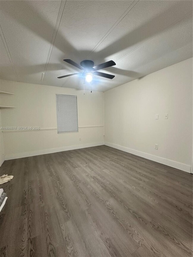 Building Photo - 11763 Venetian Ave