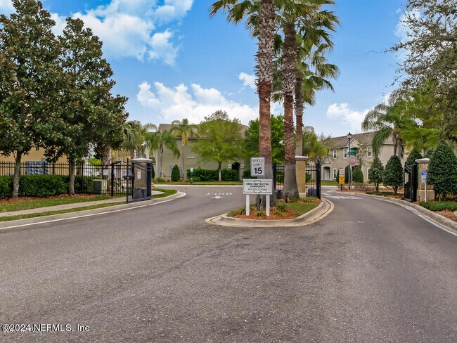 Building Photo - 7062 Snowy Canyon Dr