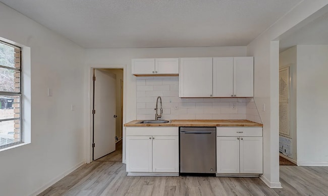 Building Photo - 1029 Amber Dr