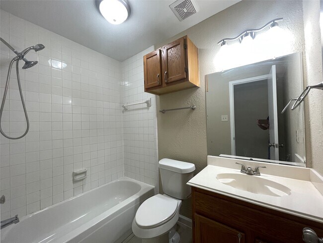 Building Photo - 3611 Shadow Trail