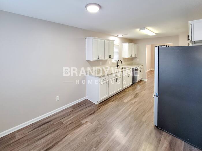 Building Photo - 10242 Evening Hill Dr