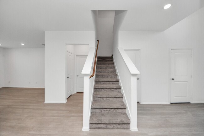 Building Photo - 24063 Hawthorn Lks Dr