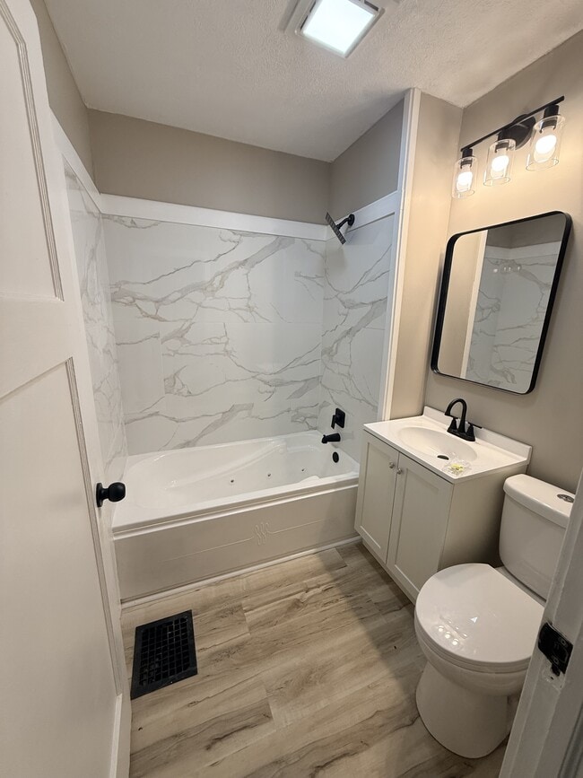 Building Photo - 4931 Orion Ave