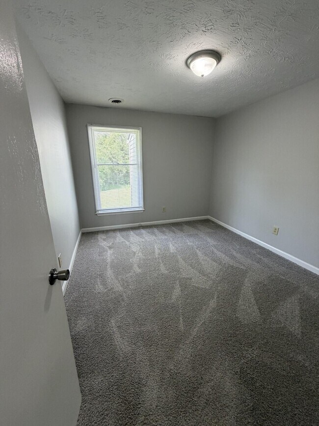 Building Photo - 3200 Baird Ct