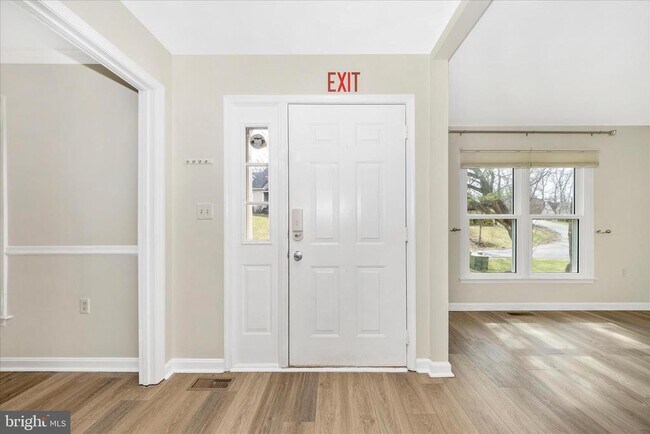 Building Photo - 6634 Rockridge Rd