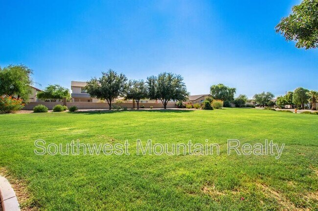 Building Photo - 1098 W Oak Tree Ln