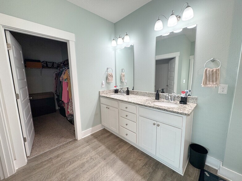 Building Photo - 5772 Conley Ct