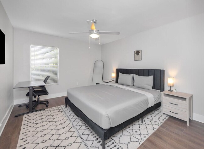 Building Photo - 4301 W Cleveland St