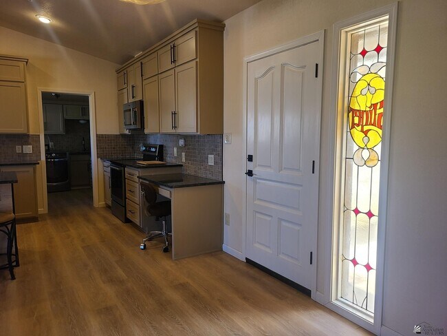 Building Photo - 12500 E Del Rico