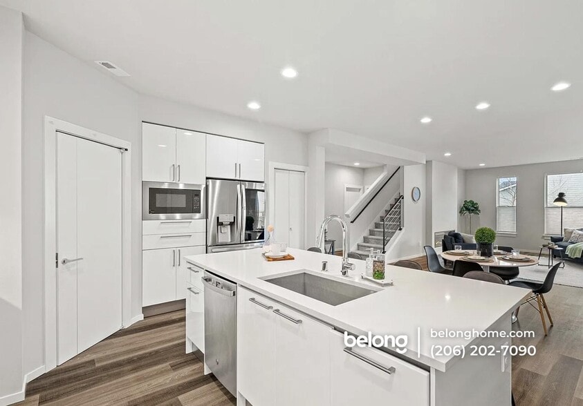 Building Photo - 33352 Holly Ave SE