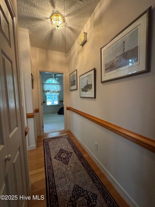 Building Photo - 7407 Fern Valley Dr