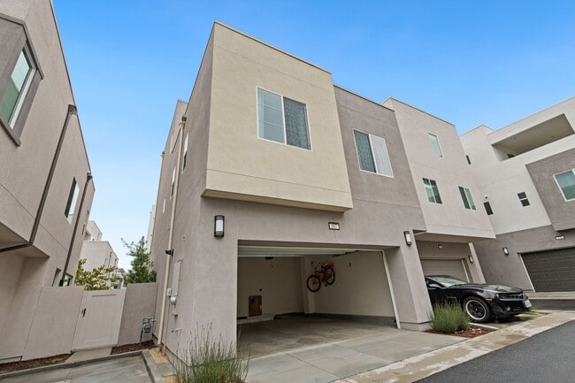 Building Photo - Irvine's Great Park 3 Bedroom + Loft for L...