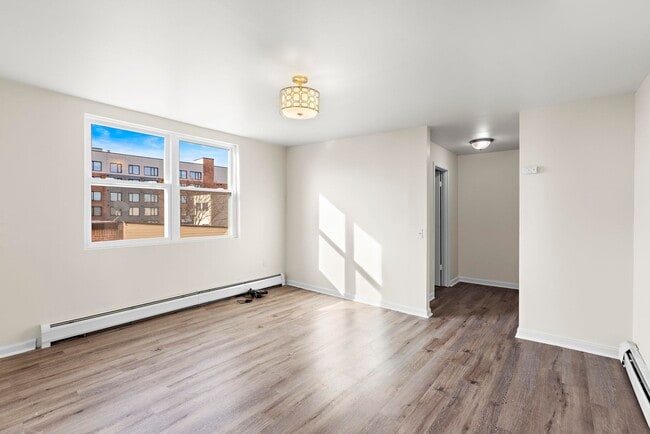 Building Photo - 201 16th St