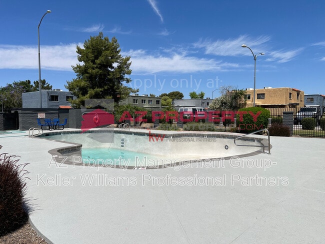 Building Photo - 5407 W Sheena Dr