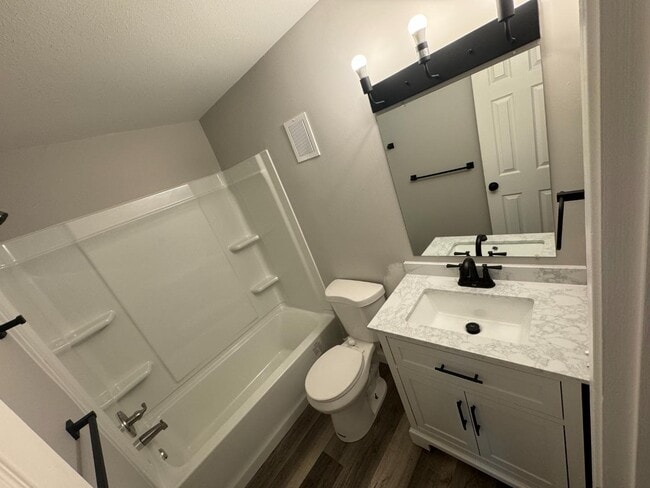 Building Photo - 5510 Beavercrest Dr