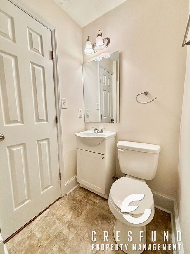 Building Photo - 3 Bed, 3 Bath located in HAYMOUNT - READY FOR MOVE IN TODAY!