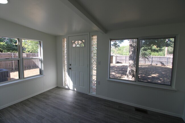 Building Photo - 59 Shirley Ln