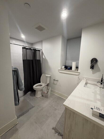 Building Photo - 3439 Lancaster Ave