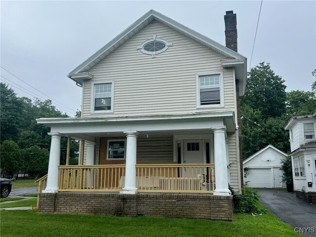 Primary Photo - 2401 Genesee St