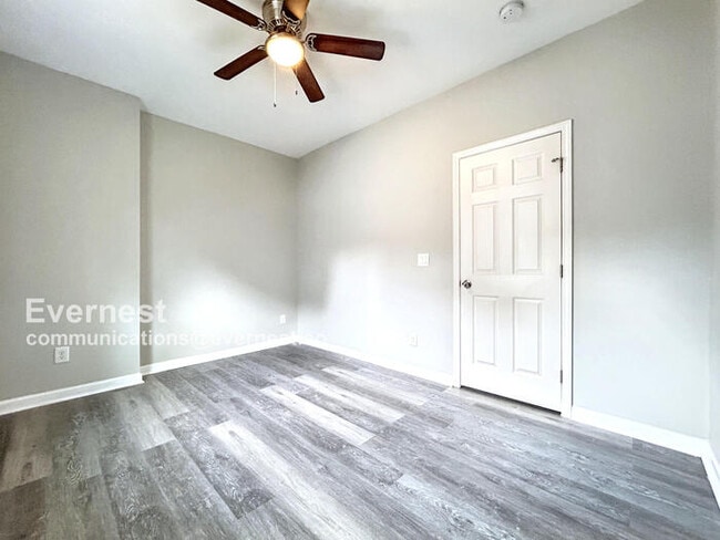 Building Photo - 1152 Wedgewood Dr NW
