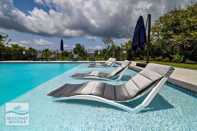 Building Photo - OFF-SEASON MONTHLY RENTAL - IT'S A BIG DILL!!