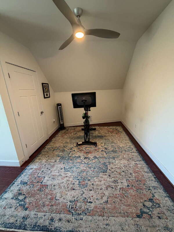 Building Photo - 1107 S Walter Reed Dr