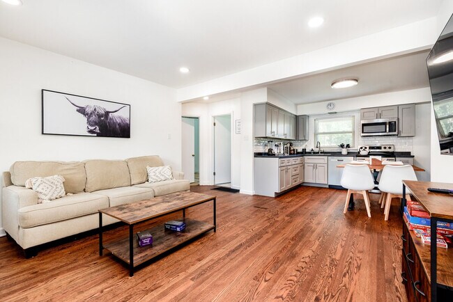 Building Photo - 4423 Vance Ave