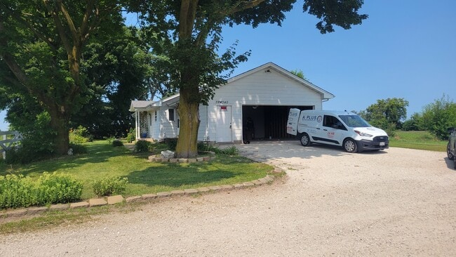 Building Photo - 39W910 US-20